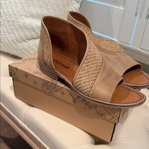 Mont Blanc Tan Women's Sandals